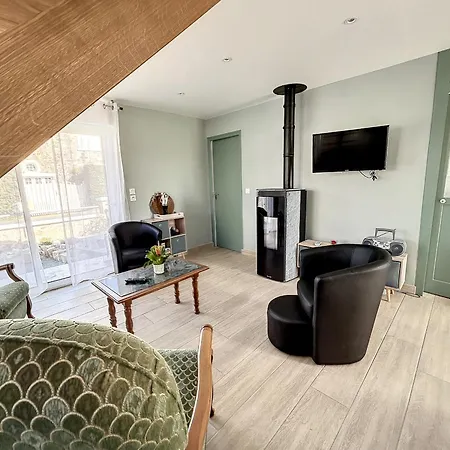 Holiday home Maison Renovee 3 Chambres, Proche Mer, Jardinet Equipe, Centre-ville *