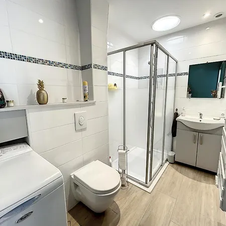 Maison Renovee 3 Chambres, Proche Mer, Jardinet Equipe, Centre-ville *