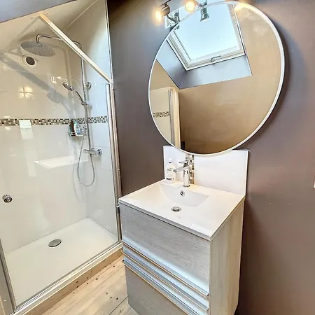 Holiday home Maison Renovee 3 Chambres, Proche Mer, Jardinet Equipe, Centre-ville