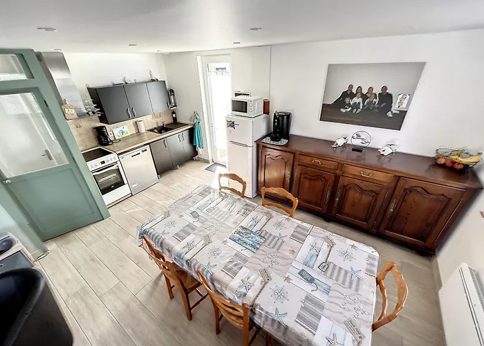 Ferienhaus Maison Renovee 3 Chambres, Proche Mer, Jardinet Equipe, Centre-ville - Fr-1-361-464